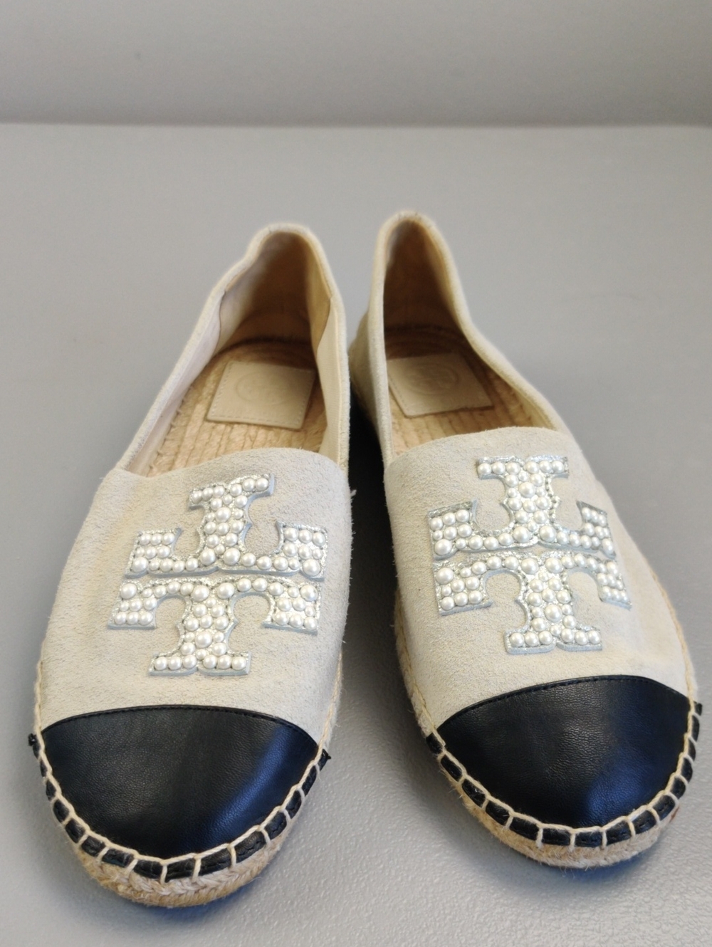 Tory Burch Cream Suede Espadrilles with Black Cap Toe and Pearl Logo Emblem - Picture 2 of 8